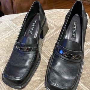 Women’s sporty look shoes